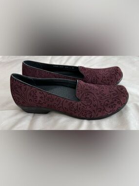Dansko Burgundy Floral Embossed Slip-On Loafers Comfort Shoes EU 40